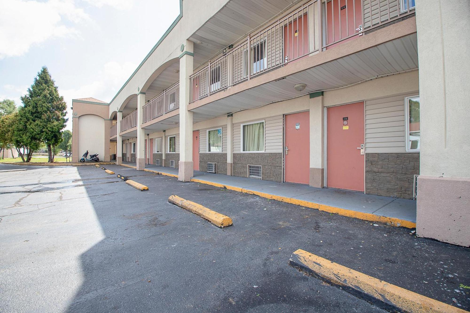 Hotel O Daylight Inn Elkhart I-90, In Экстерьер фото