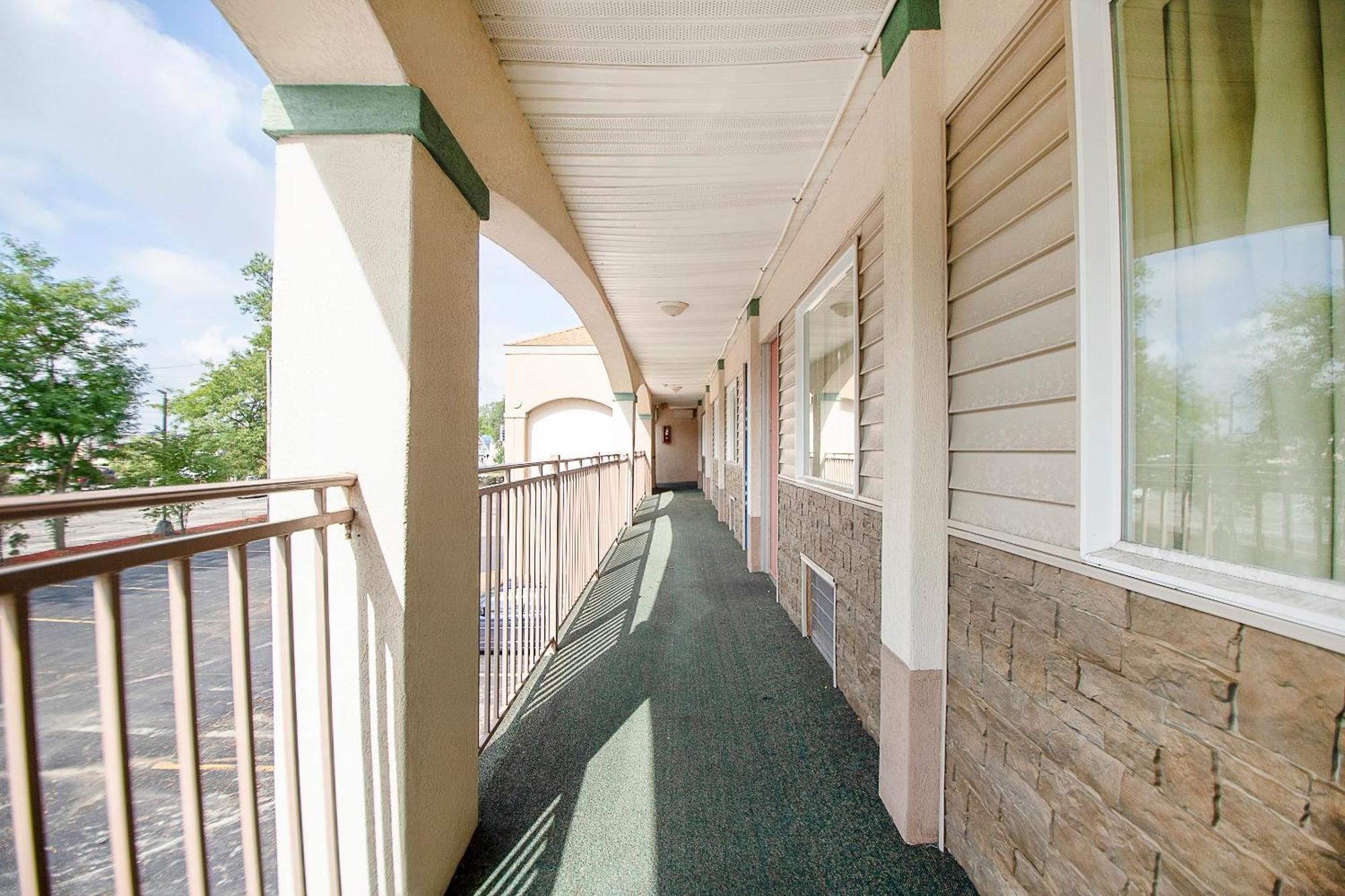 Hotel O Daylight Inn Elkhart I-90, In Экстерьер фото